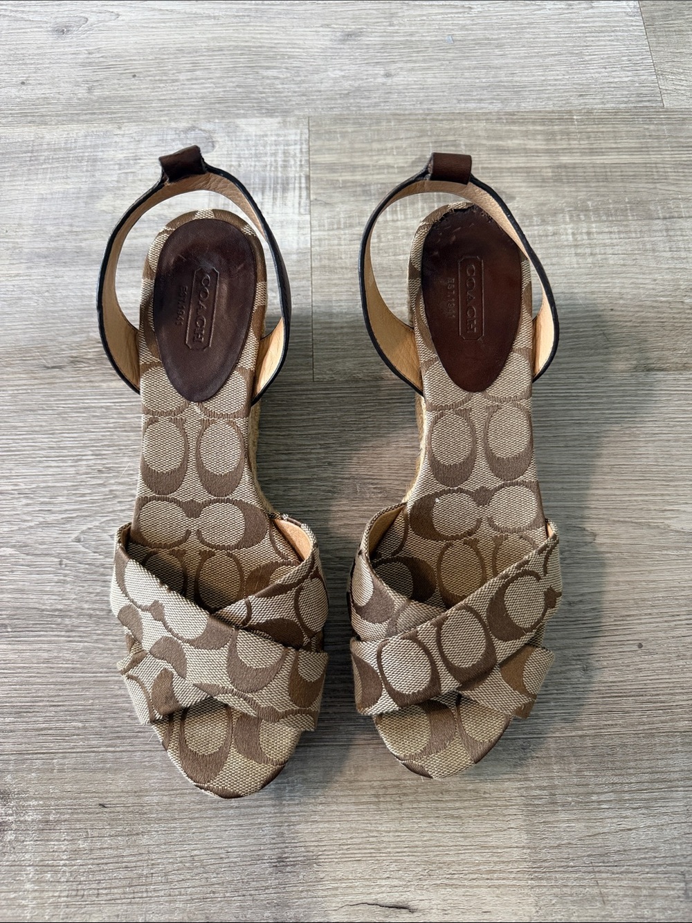 Women’s Coach Henley Monogram Wedge sandals 🤎